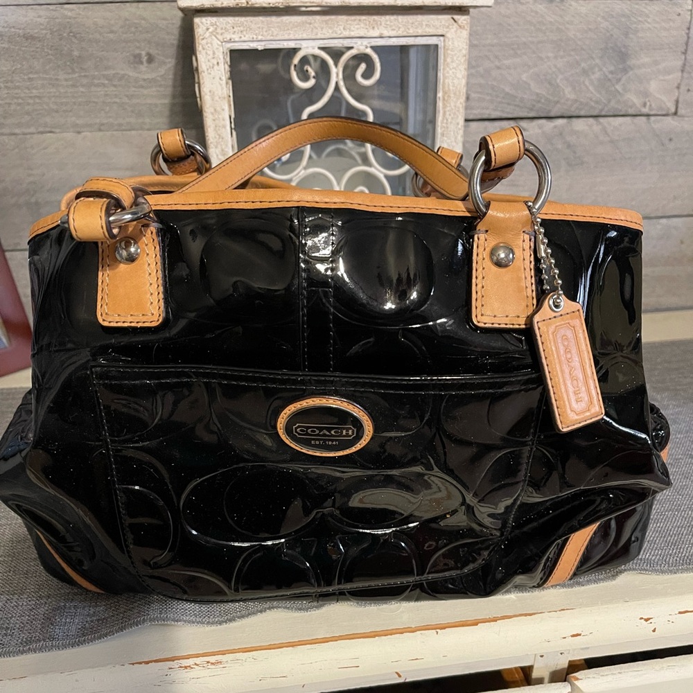 Patten leather black coach bag. No rips-stains.